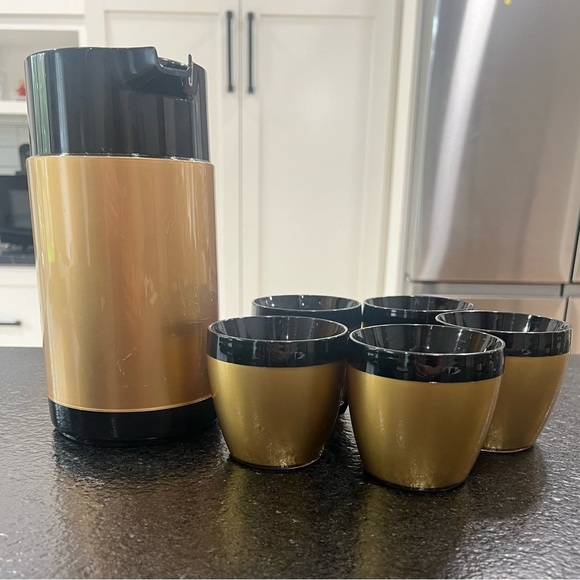 Hormel Vintage Gold Black Hot Cold Beverage Insulated Server Pitcher 9” - Picture 4 of 6